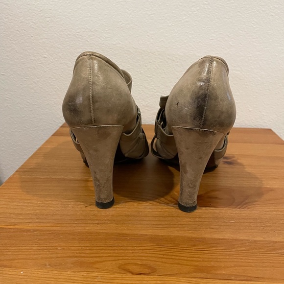 FRYE 8 Allie Softy Pump sage-gray heels booties - Picture 9 of 9
